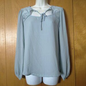 Maurices Women’s XS Long Sleeve Lightweight Lace Accent Pullover Blouse NEW